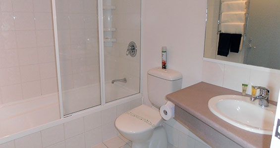 private bathroom of Ngaio 1-bedroom suite